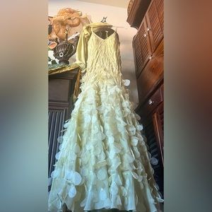 Aspeed formal for any special occasion. Beautiful bead work!